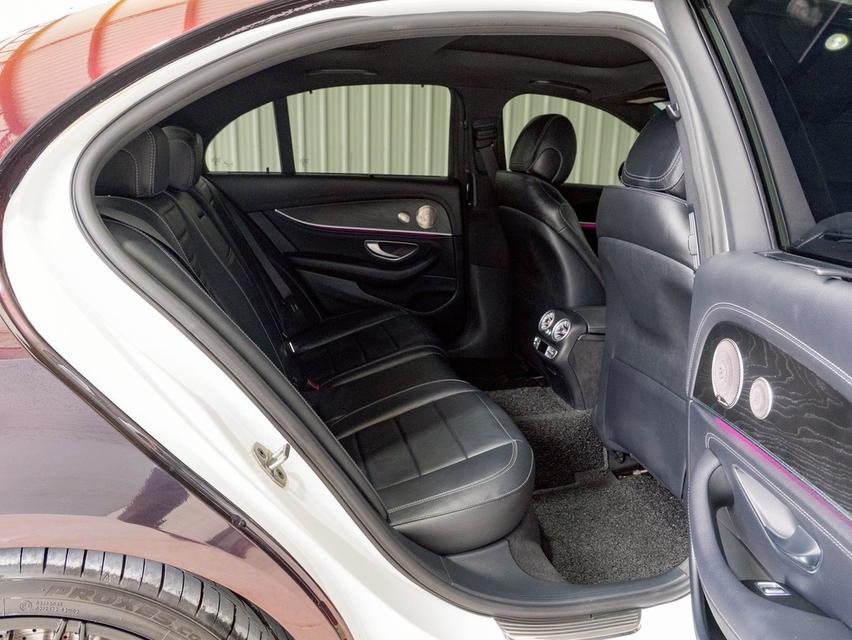 Mercedes-Benz E300e AMG ปี 2021 จด 23 เลขไมล์ 105,000 km.  11
