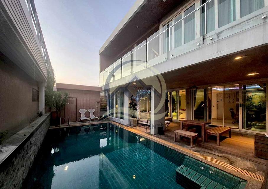 โครงการรัชดานิเวศน์ ซอยประชาราษฎร์บำเพ็ญ 24 ถนนรัชดาภิเษก บ้านเดี่ยว 2 ชั้น สร้างเองสไตล์โมเดริน์ พร้อมสระว่ายน้ำส่วนตัว อยู่ใจกลางเมือง เดินทางง่าย ใ 2