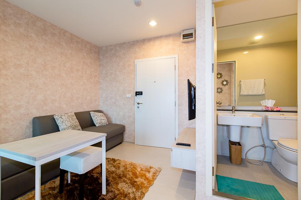 ❤️ BTS-Front 1-Bedroom Condo with Amazing Rooftop River Views | Ideal for Living or Investment 🏙️ 3