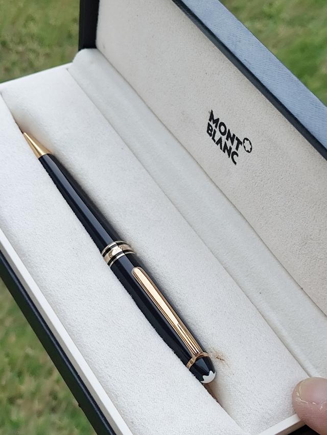ปากกา มองบลังค์ 164 รุ่น Montblanc Meiterstuck 164 Black with Gold Trim Ballpoint Pen