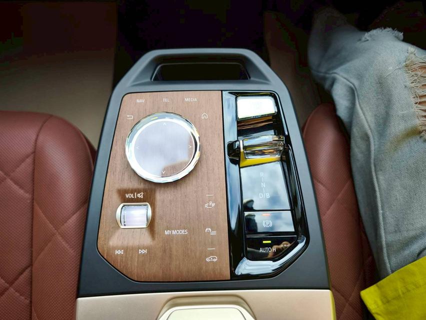 รหัสรถ KPV4760 2024 BMW iX xDrive40 SPORTสีดำ  6