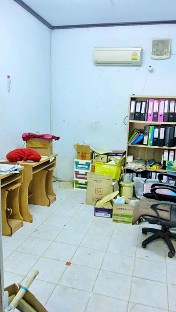 เพชรเกษม64-72 ถ.บางแวก MRT บางแค 1.2กม. ให้เช่าโกดัง พร้อมออฟฟิศ และห้องพักพนักงาน 75 ตร.วา. 300 ตร.ม..เดอะมอลล์ บางแค 1 5