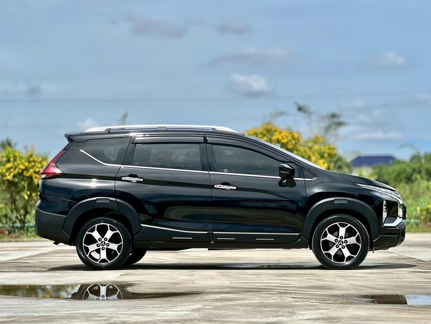 mitsubishi xpander 1.5 TOP 7