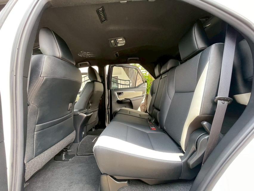 ขาย Toyota Fortuner 2.8 4wd ปี21 16