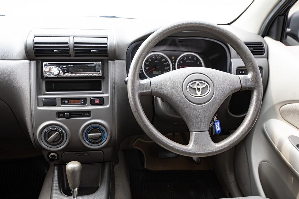 Toyota Avanza 1.5E ปี 2011 เกียร์ Auto 7 ที่นั่ง สีดำ สภาพดี 17