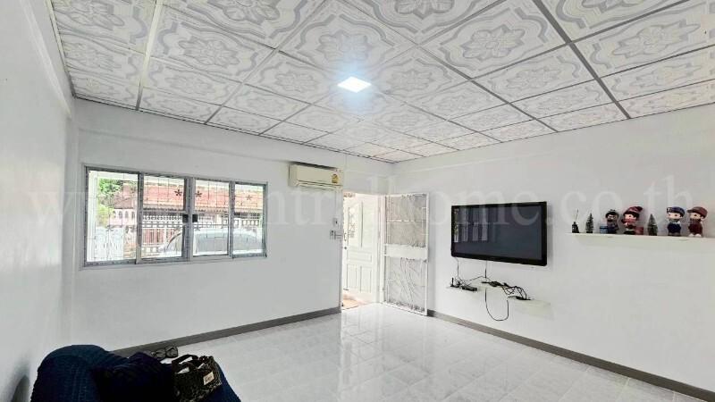 ให้เช่า ทาวน์เฮ้าส์ 3 ชั้น ซอย พิบูลสงคราม 22 ใกล้ MRT แยกติวานนท์ รีโนเวทใหม่พร้อมอยู่ 5