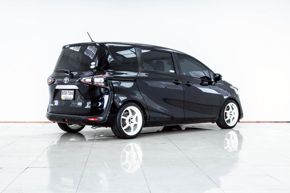 TOYOTA SIENTA 1.5 V   2019