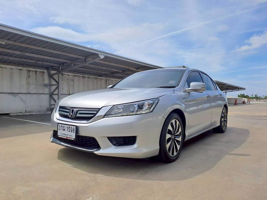 HONDA ACCORD G9 2.0 HYBRID ปี2014 สีเทา รถสภาพสวยเดิมๆไม่เคยมีอุบัติเหตุเข้าศูนย์ตลอด ประวัติดี