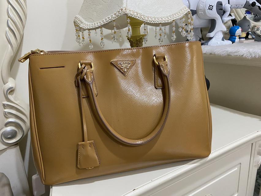 Prada Saffiano Lux 35 4