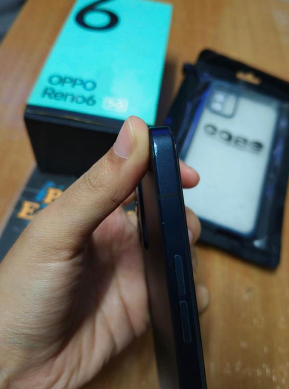 มือถือ Oppo Reno 6 สีดำ 2