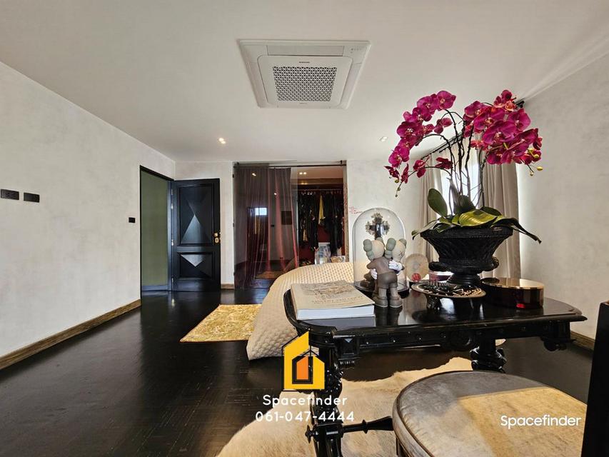TPJ Condo Sukhumvit 49 Spacious and Stylish 3 Beds 4 Baths Condo in the Heart of Sukhumvit 9