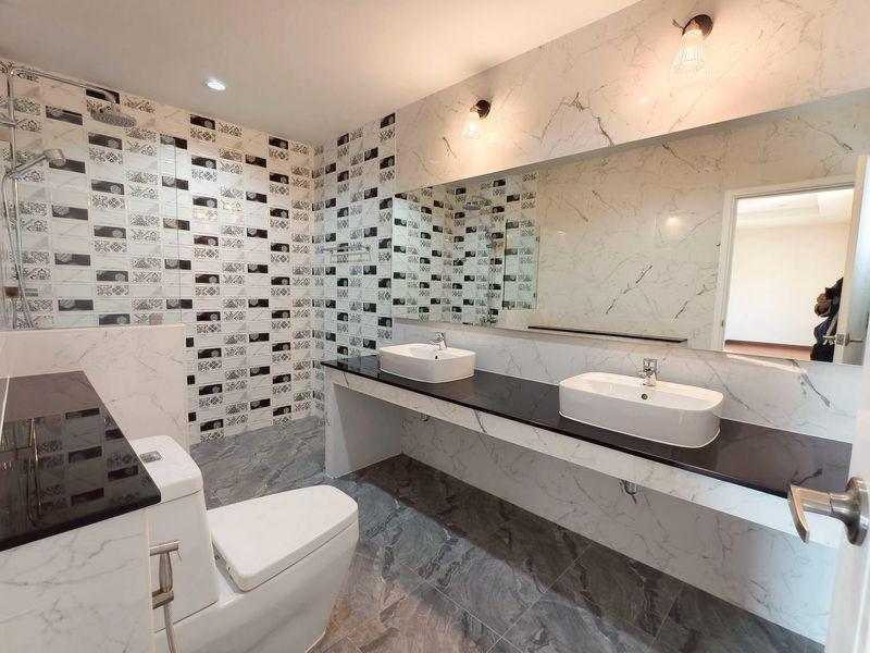 🏰 คฤหาสน์หลังใหญ่ 512 ตรม. ที่ดิน 264 ตรว. 7 นอน 8 น้ำ จอดรถ 5 คัน 22.9 ลบ. ฟรีโอน! 🔑 11