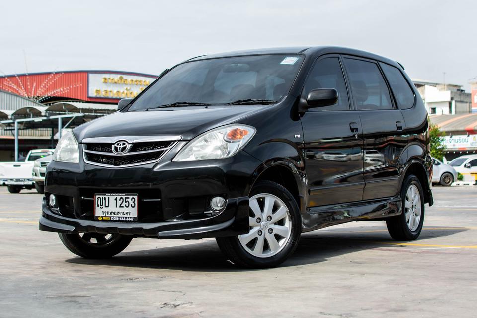  ปี 2011 Toyota Avanza 1.5E SUV 7 ที่นั่ง สีดำ 1