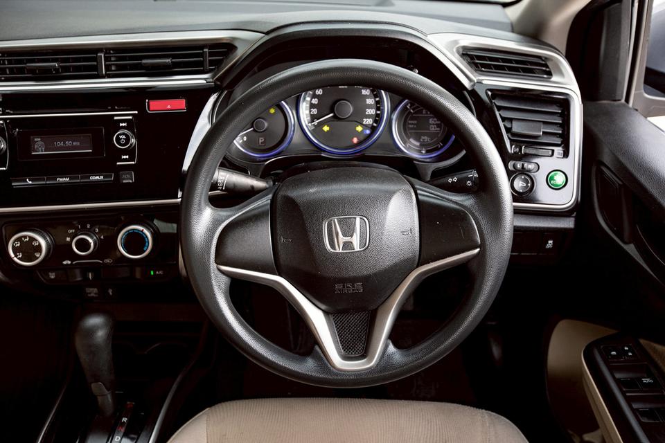 Honda City 1.5S ปี 2017 สีเทา มือเดียวป้ายแดง  16