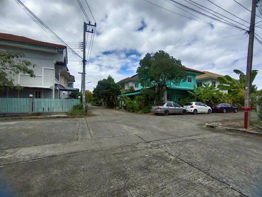 ขาย ถูกสดๆบ้านแฝดอารมณ์บ้านเดี่ยว ทำเลดีใกล้เมือง หมู่บ้านบุรีรมย์ คลองสี่ ลำลูกกา หลังมุมพื้นที่เยอะ 16