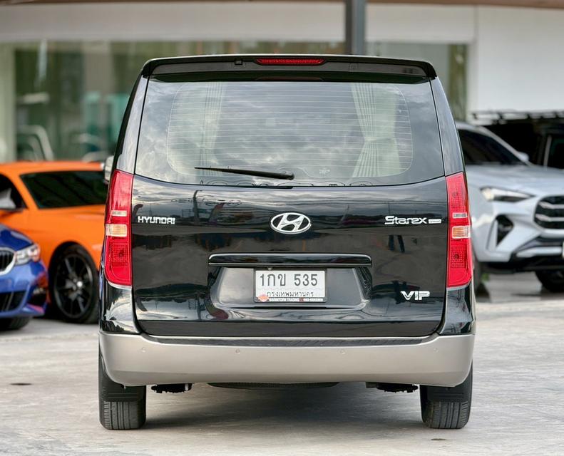 ปี 2012 HYUNDAI GRAND STAREX, 2.5 VIP โฉม ปี10-18 สีดำ เกียร์ออโต้ ดีเซล