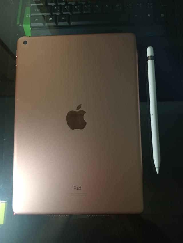 I pad gen8 wifi(128GB) 2