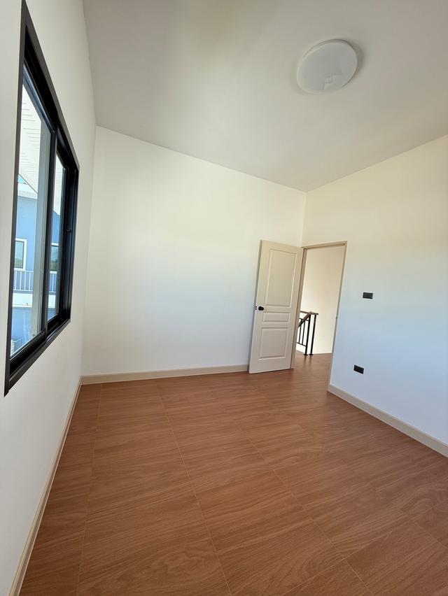 บ้านแฝดพื้นที่ใหญ่ 42.5 ตร.ว. ใกล้เซ็นทรัล–โรจนะ ราคาพิเศษ 2.79 ลบ.* 6