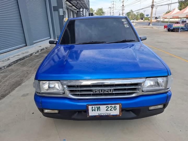 Isuzu TFR สีน้ำเงิน 7