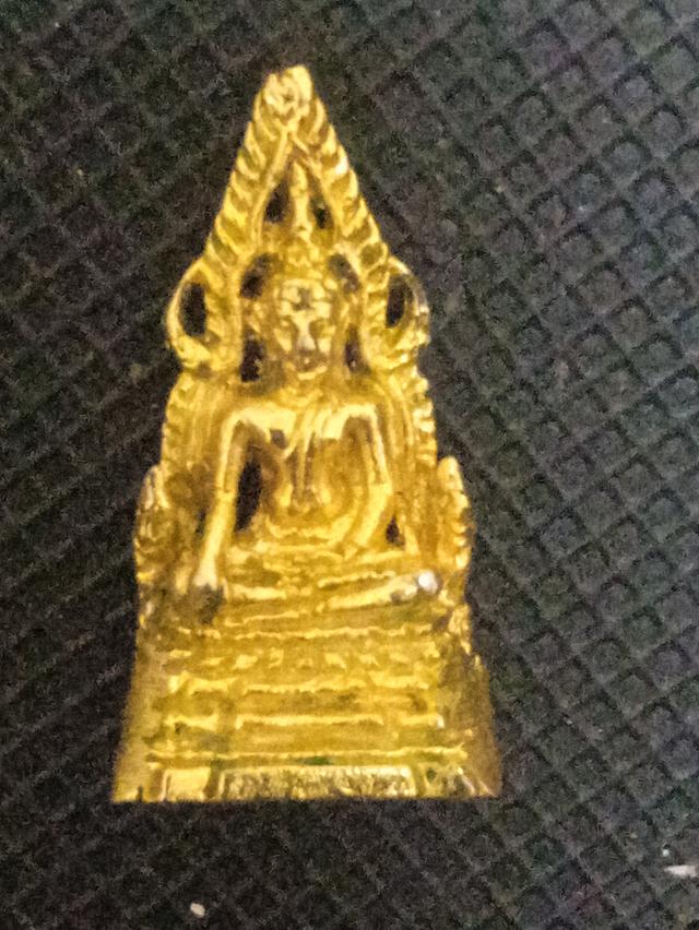 รูปหล่อลอยองค์ขนาดเล็ก พระพุทธชินราชปางมารวิชัย มีซุ้มเรือนแก้ว รุ่นย้อนยุคพิธีพุทธาภิเษกใหญ่ (ปี พ.ศ. 2540 / 2543) 1.5 – 2.5 ซม. ใต้'ฐาน รูปที่ 20