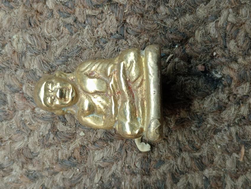 หลวงพ่อเงิน พิมพ์ขี้ตา3ชาย