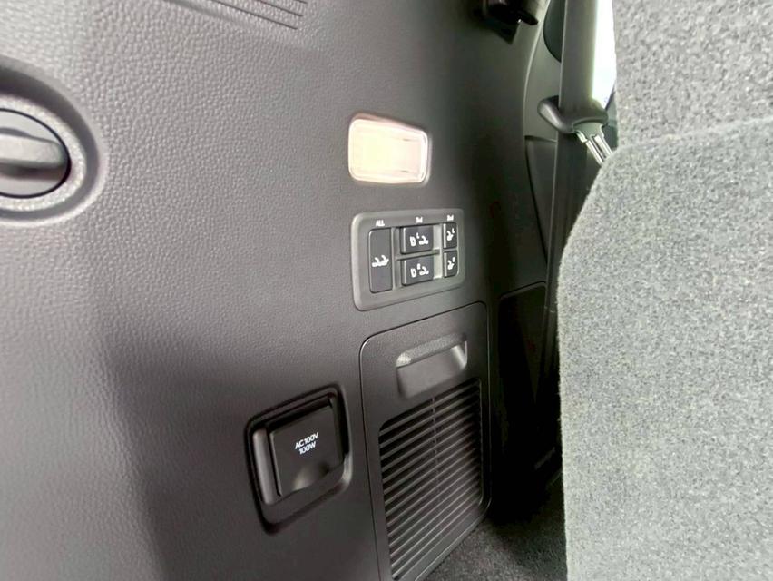 รหัสรถ PEAT53 LEXUS LX600 7 seat เครื่อง 3.5 turbo 415 แรงม้า 9
