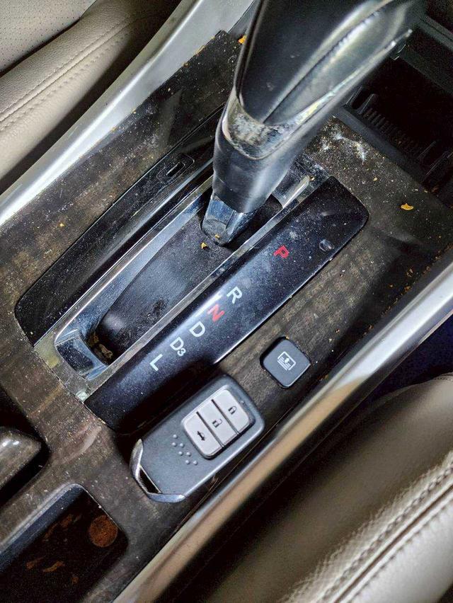 ขายรถ Honda Accord 2.0 EL AT ปี 2015 รถสวย สภาพดี 20