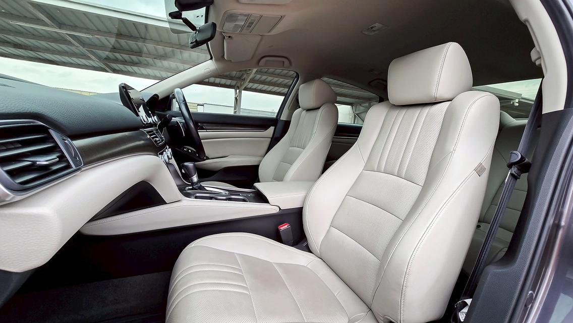 ขาย Honda Accord 1.5EL ปี19 11
