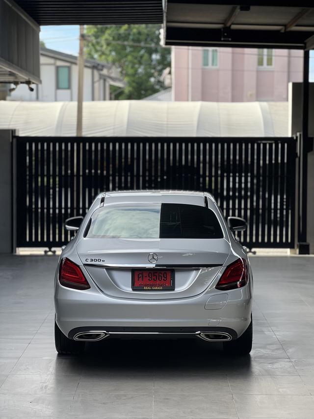 Benz C300e Avantgarde 12