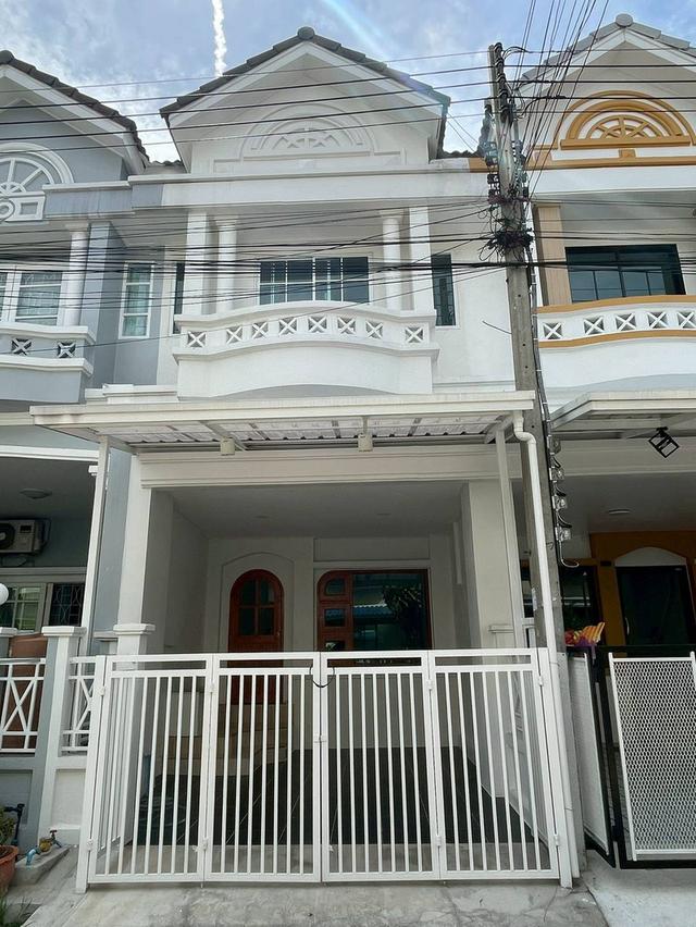 หมู่บ้านนันทนาการ์เด้นบางคูวัด ถนน345 บางคูวัดทาวน์เฮาส์ 2 ชั้น ครึ่ง บ้านเล่นระดับ ราคาไม่แรง ในหมู่บ้านมีสระว่ายน้ำ ฟิตเนส รปภ ตลอด 24 ชั่วโมง 1