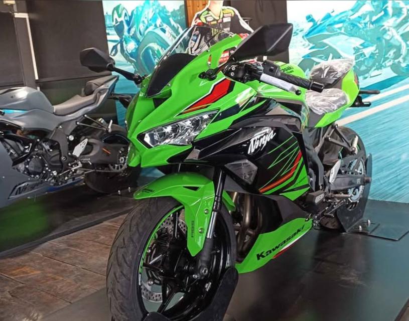 ปล่อยขาย Kawasaki Ninja ZX-25R สีเขียว 2