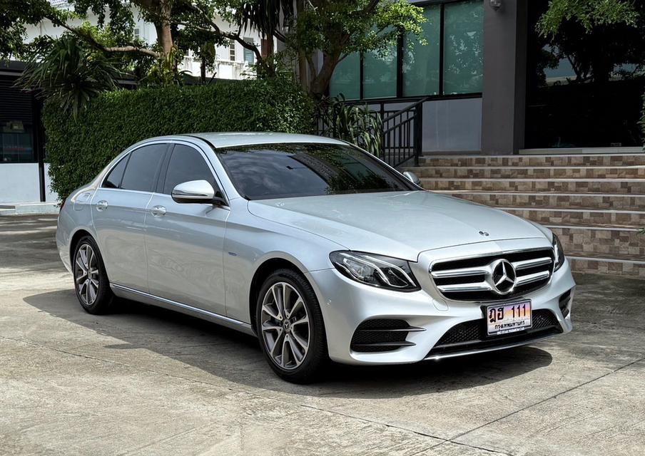 2018 BENZ E350e รถมือเดียว 67,000 กม สภาพป้ายแดง มี ADVANCE PACKAGE เหลืออีกนาน รถไม่มีอุบัติเหตุครับ