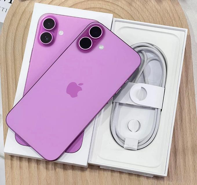 iPhone 16 plus สีชมพู 1