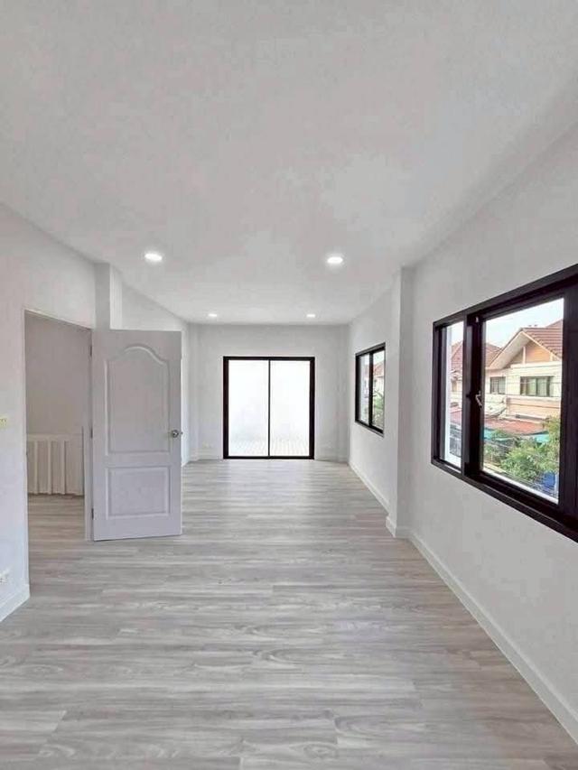 หมู่บ้านชวนชมพาร์ค.. 12