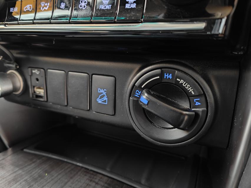 Toyota Fortuner 2.4 Leader 4WD AT  7