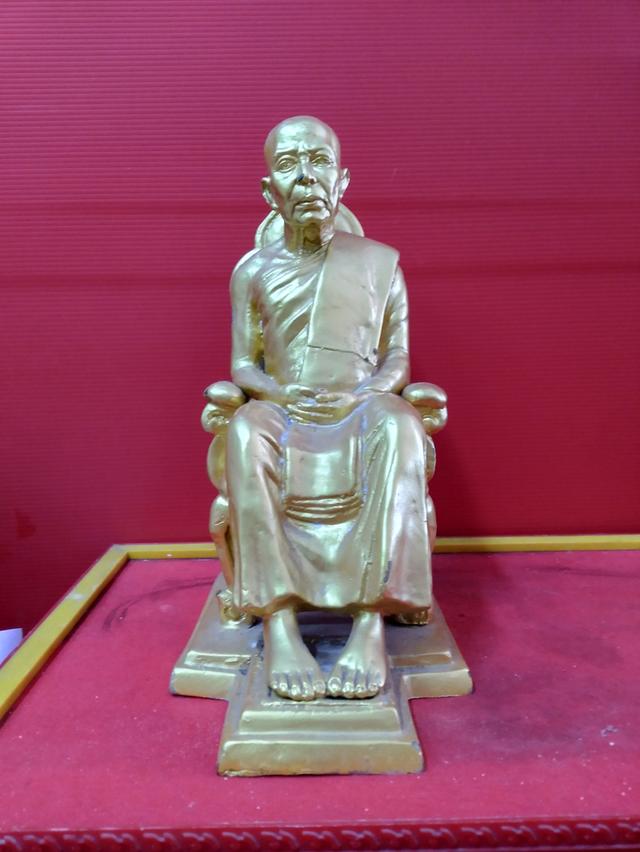 พ่อท่านนวลหน้าตัก3นิ้วสูง10นิ้ววัดประดิษฐาราม(ไสหร้า)จ.นครศรีธรรมราช
