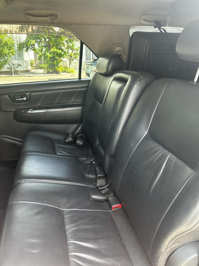 Toyota Fortuner 3.0 A/T  4