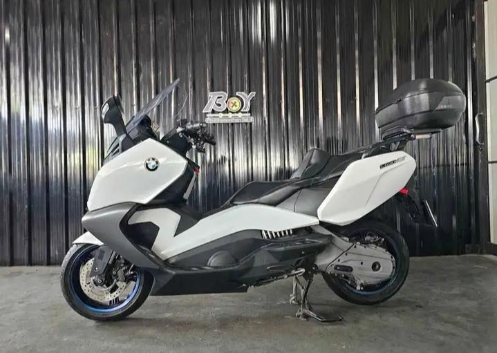 2016 BMW C650 GT US 4