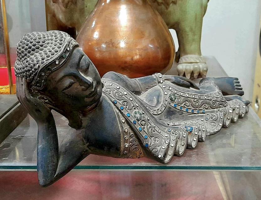 พระนอนไม้แกะ พระพุทธรูปไม้แกะสลัก ปางไสยาสน์ ศิลปะล้านนา 9