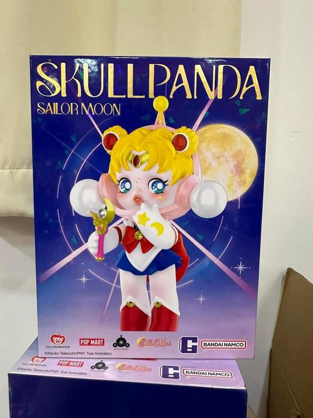 POPMART SKULLPANDA x Sailor Moon Figure. 18 cm.  3