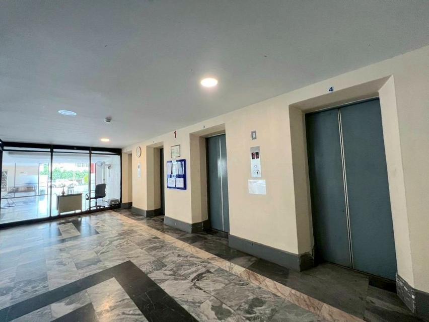 [For Sale] ขายคอนโด 2 ห้องนอน ถูกสุดในโครงการ คันทรี คอมเพล็กซ์ บางนา (Country Complex Bangna) ที่จอดรถ 2 คัน ใกล้ BTS บางนา 12