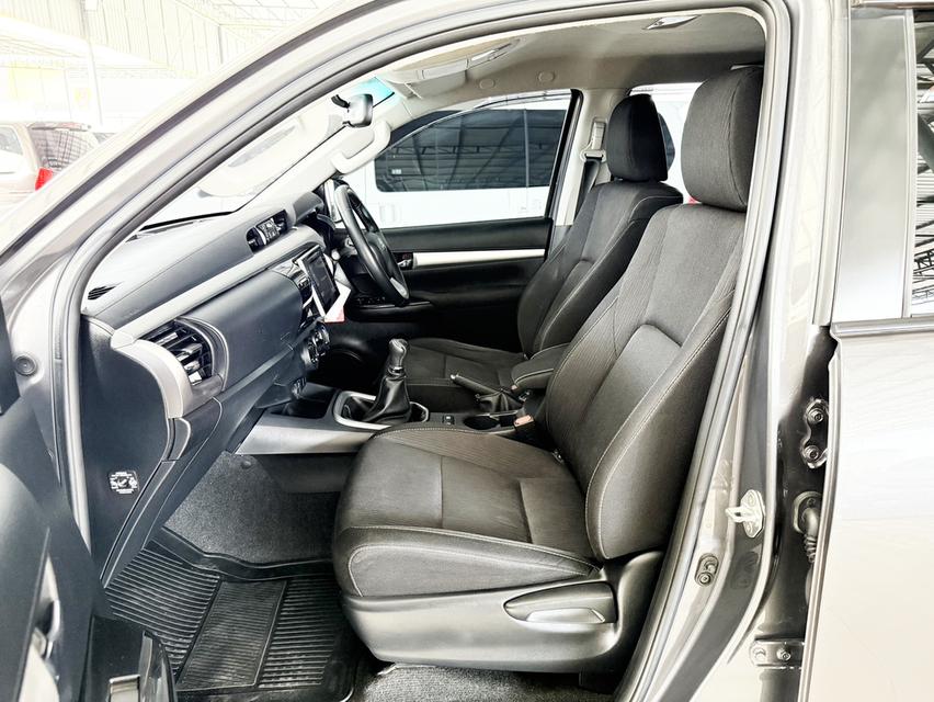 Toyota Hilux Revo 2.4 E Plus Prerunner (ปี 2019) Pick up MT - 2WD 18