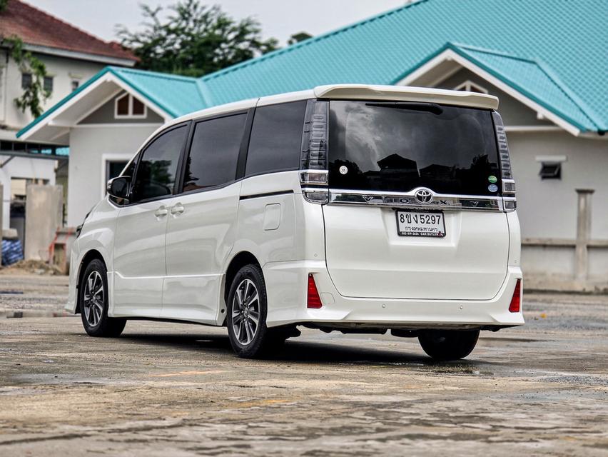 (แจ้งรหัสรถ CBLX5297) ! 🚐 TOYOTA VOXY 2.0 ZS MC 2019 จดปี 2020 รูปที่ 6
