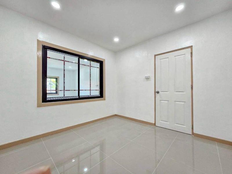 หมู่บ้านพฤกษา3  ถนนวัดลาดปลาดุก บางบัวทองทาวน์เฮาส์ชั้นเดียว ตกแต่งใหม่พร้อมอยู่ หน้ากว้าง6เมตร 14