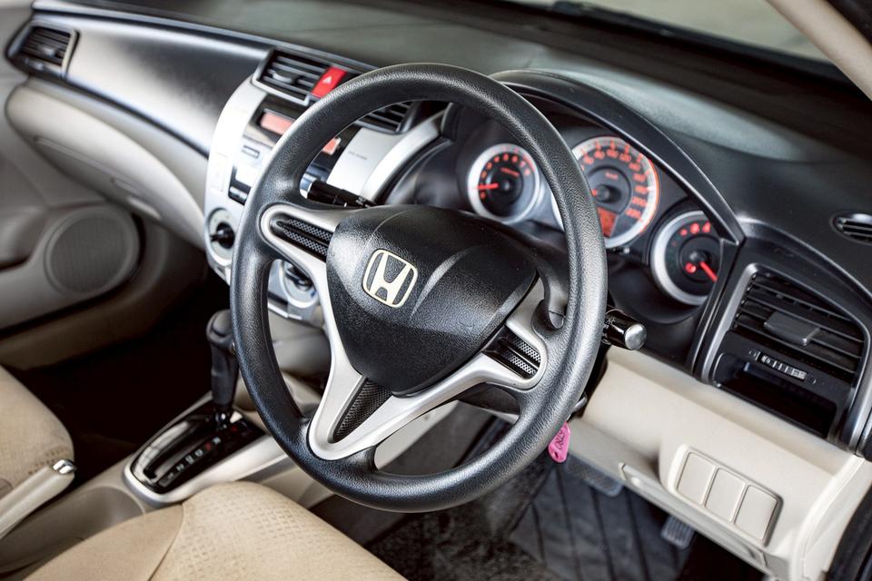 Honda City 1.5V ปี 2009  สีดำ มือเดียวป้ายแดง 15