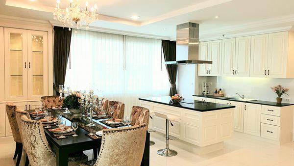 Luxury Service Apartment for rent Sukhumvit 39 Duplex Penthouses 4 bedrooms 4 bathroom Tel +66-62-993-5546 5