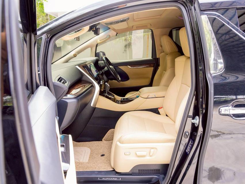 Toyota Alphard Hybrid GF 2.5L  ปี 2022 12