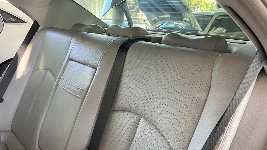 Vาย เบนซ์ดีเซล 4 ประตู E220CDI รูปที่ 7