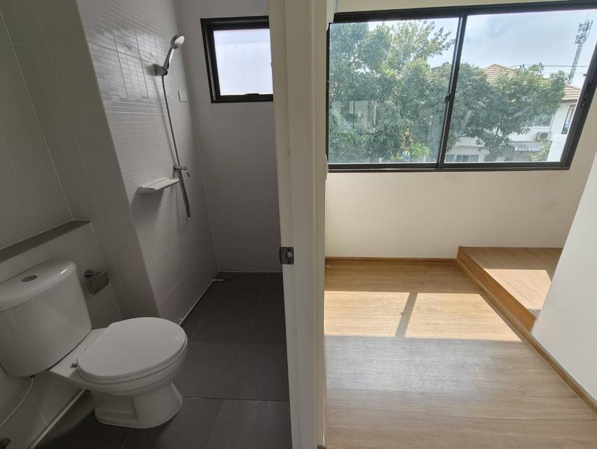 สำนักงาน ซอยมังกร เทพารักษ์ 13