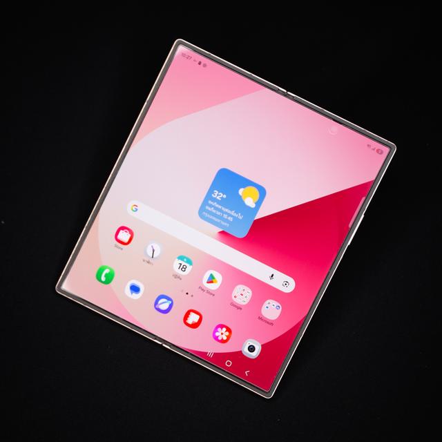 Samsung Galaxy z Fold 6 มือสอง